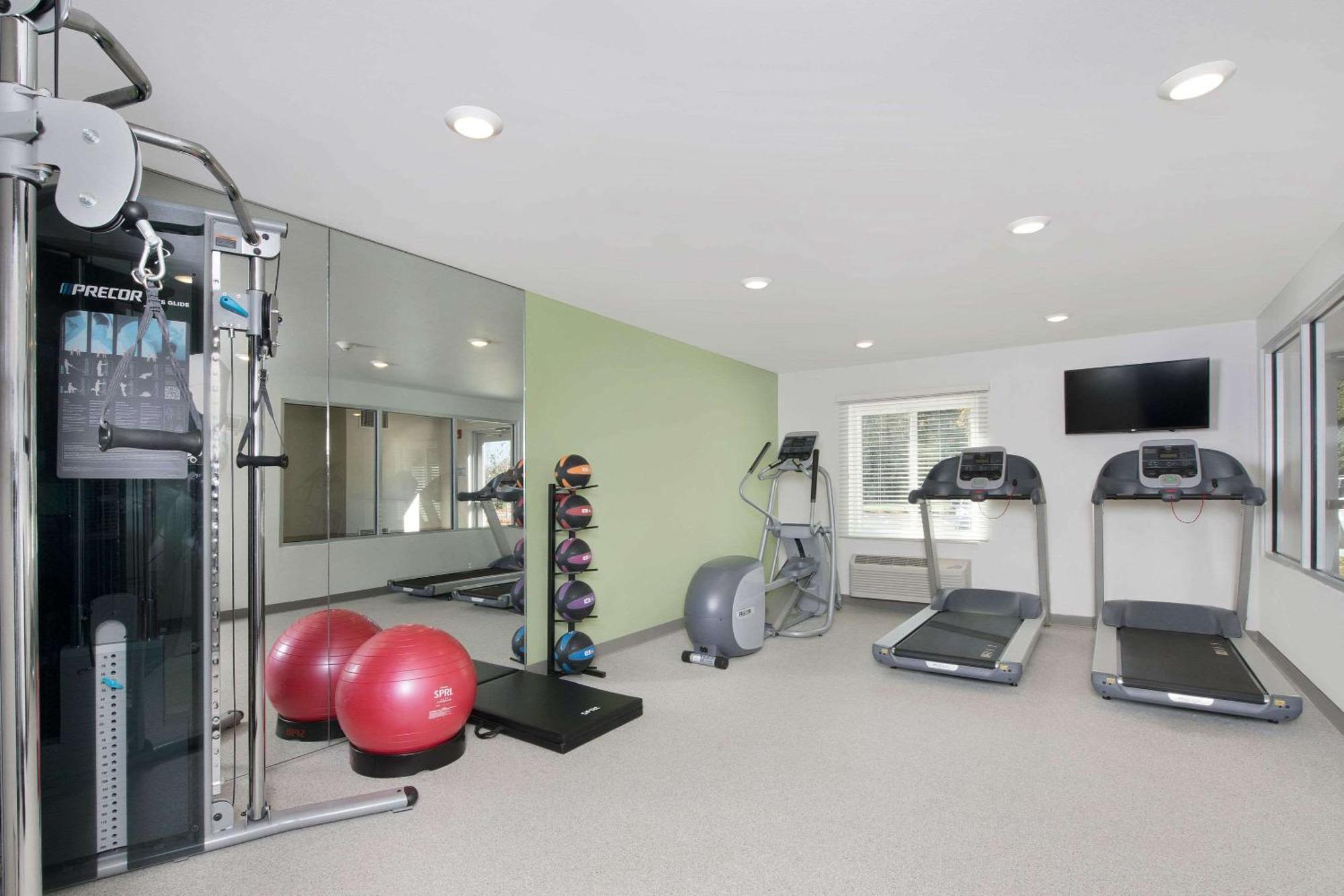 Woodspring Suites Savannah Пулер Экстерьер фото