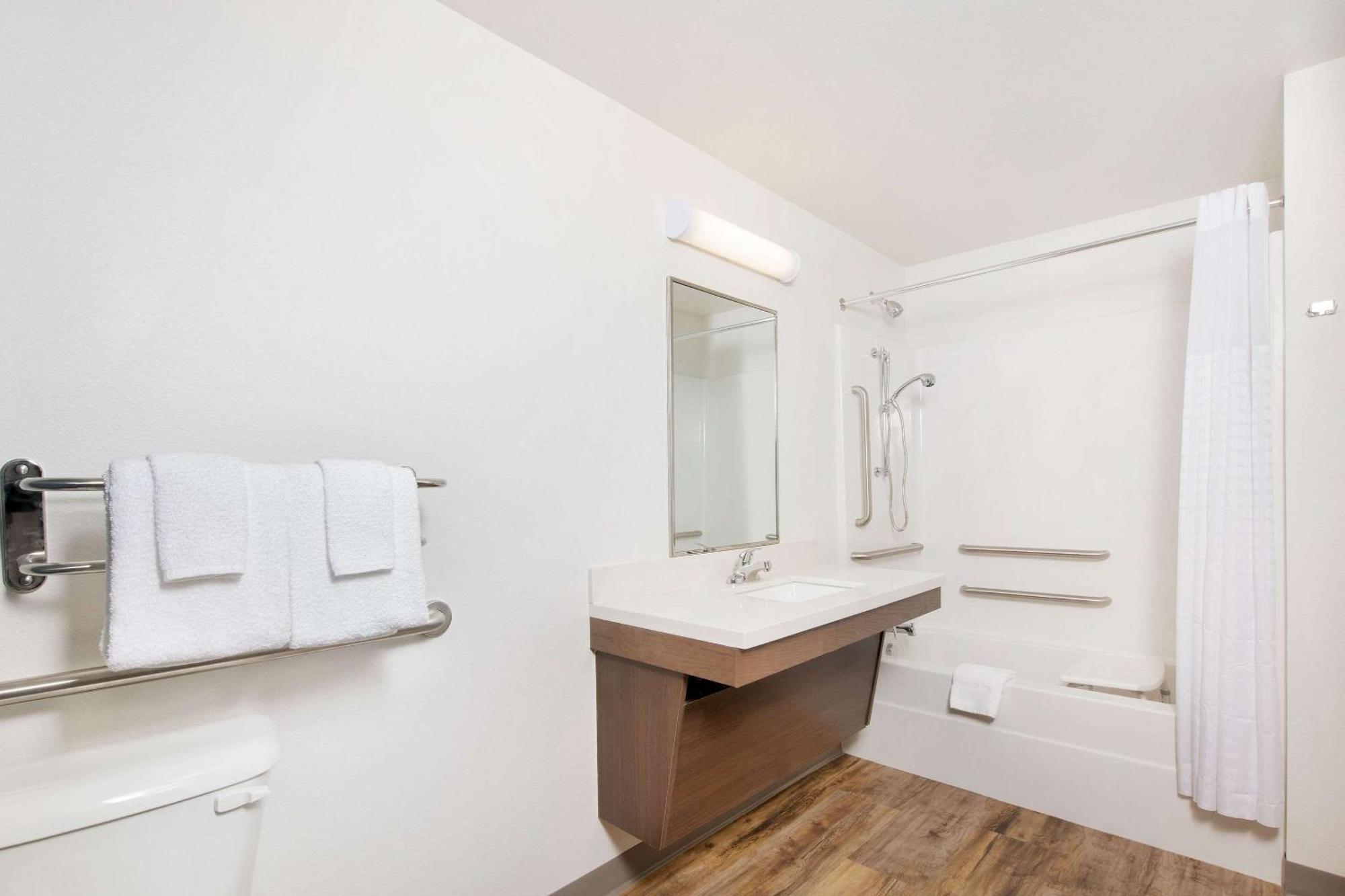 Woodspring Suites Savannah Пулер Экстерьер фото